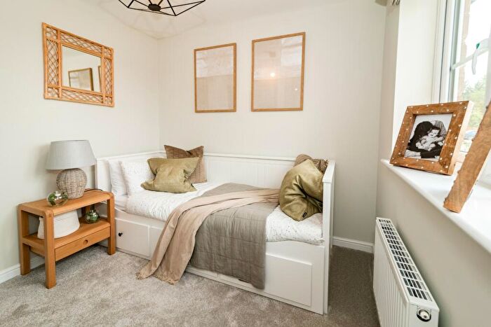 3 Bedroom Semi-Detached House For Sale In Watts Walk, Forest Town, Mansfield, , Uk, NG19