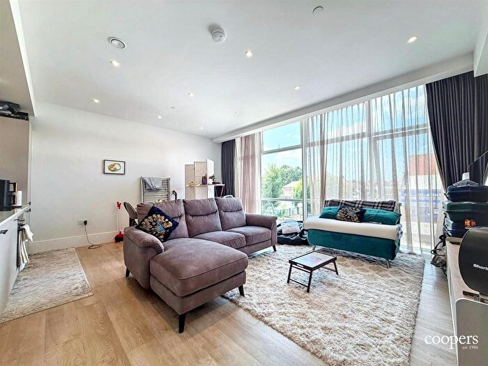 1 Bedroom Flat To Rent In Quadrate Apartments, Pembroke Road, Ruislip, HA4