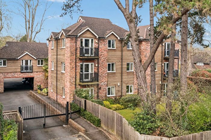 2 Bedroom Flat For Sale In Boulters Court, Maidenhead, SL6