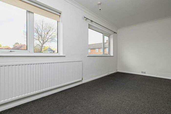 2 Bedroom Semi-Detached House To Rent In Greenfields, Loughton, IG10