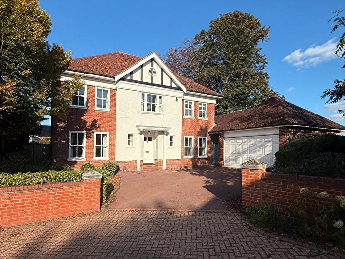 5 Bedroom Detached House To Rent In Queens Acre, Windsor, SL4