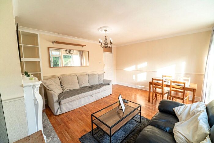 3 Bedroom Maisonette To Rent In Aintree Street, Hammersmith And Fulham, London, SW6