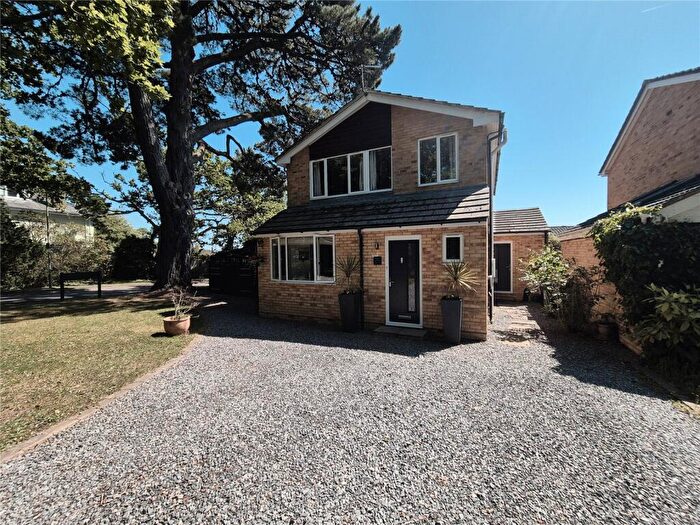 4 Bedroom Detached House For Sale In Long Copse Lane, Emsworth, Hampshire, PO10