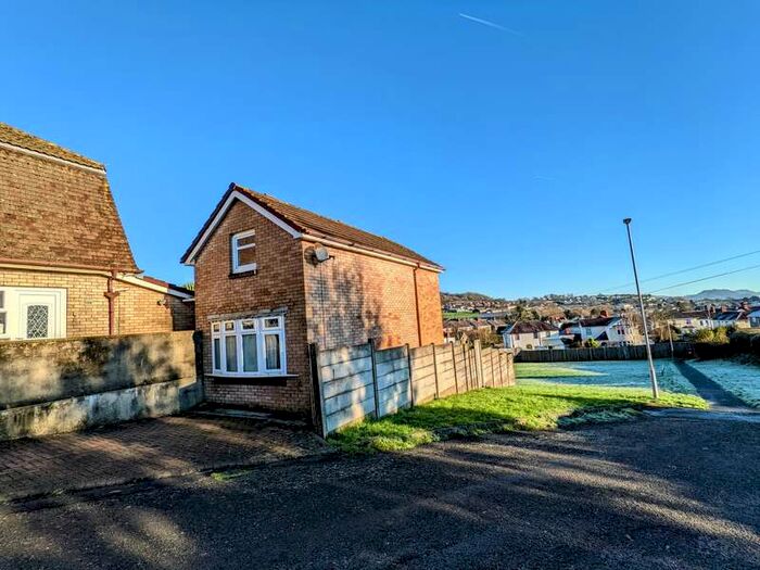 1 Bedroom Detached House To Rent In Crispin Avenue, Carmarthen, Carmarthenshire, SA31