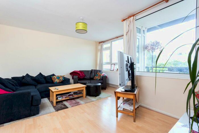 3 Bedroom Flat To Rent In Pollard Street, E2