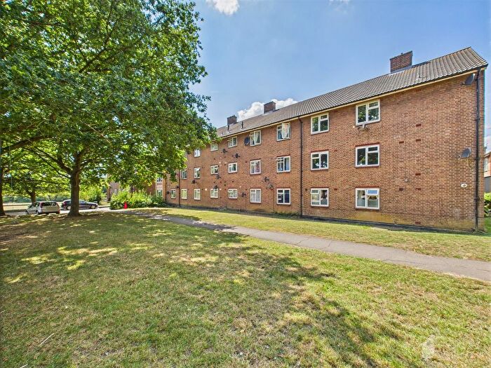 1 Bedroom Flat For Sale In Quarry Spring, Harlow, CM20