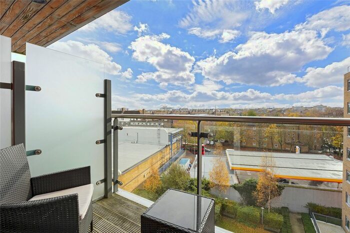 2 Bedroom Flat To Rent In Flat, Flotilla House, SW18