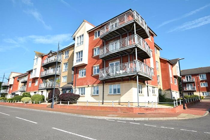 1 Bedroom Flat To Rent In Glan Y Dwr, Y Rhodfa, Barry, CF63
