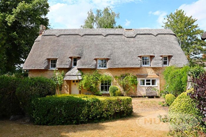 3 Bedroom Cottage For Sale In Main Street, Cottesmore, LE15