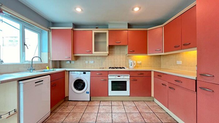 5 Bedroom Terraced House To Rent In Sandpiper Road, Sutton, Surrey, SM1