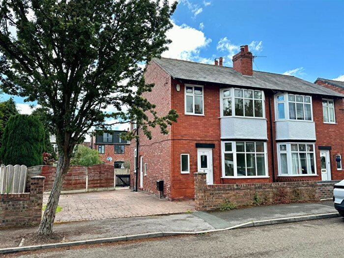 3 Bedroom Semi-Detached House For Sale In Claremont Road, Stockport, SK2