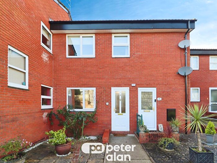 2 Bedroom Flat For Sale In Lady Mary Road, Cardiff, CF23