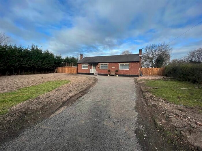 3 Bedroom Bungalow To Rent In Rough Hayes, Needwood, Burton-On-Trent, DE13