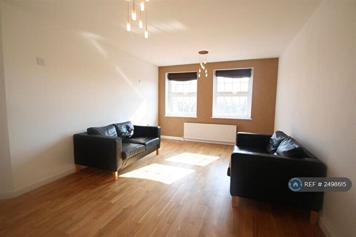 2 Bedroom Flat To Rent In Neon Court, Barkingside, Ilford, IG6