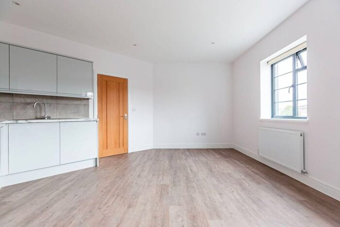 1 Bedroom Flat To Rent In Gladstone House, Wood Green, London, N22