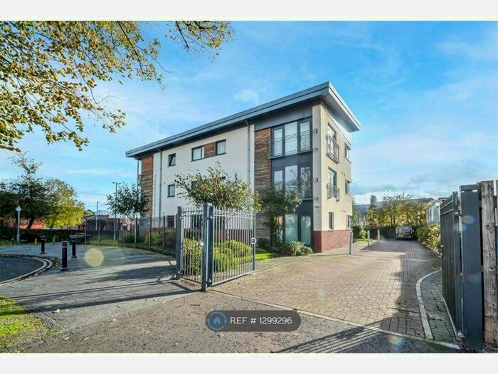 2 Bedroom Flat To Rent In Parkgate, Dunfermline, KY11