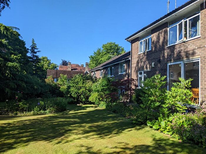 2 Bedroom Flat To Rent In Riverdale Road, Sheffield, S10