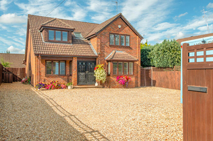 5 Bedroom Detached House For Sale In Nine Mile Ride, Finchampstead, Wokingham, Berkshire, RG40