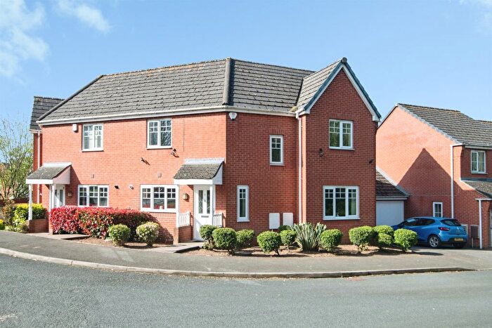 3 Bedroom Semi Detached House For Sale In New Crown Street, Dudley, DY1