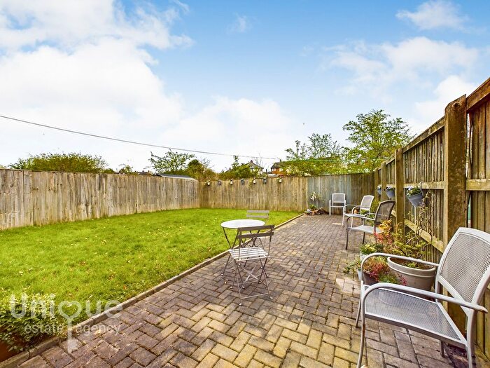 2 Bedroom Flat For Sale In Douglas Avenue, Wesham, PR4