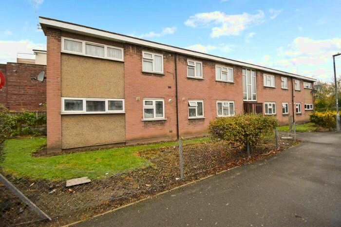 1 Bedroom Flat To Rent In The Fields, Slough, Berkshire, SL1