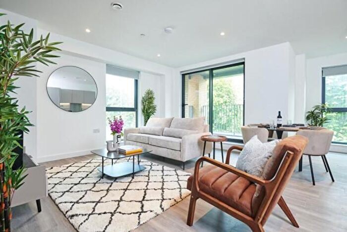 2 Bedroom Flat To Rent In Staton View, Guildford, GU1