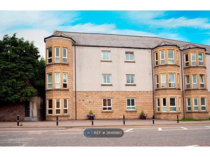 2 Bedroom Flat To Rent In North Deeside Road, Cults, Aberdeen, AB15