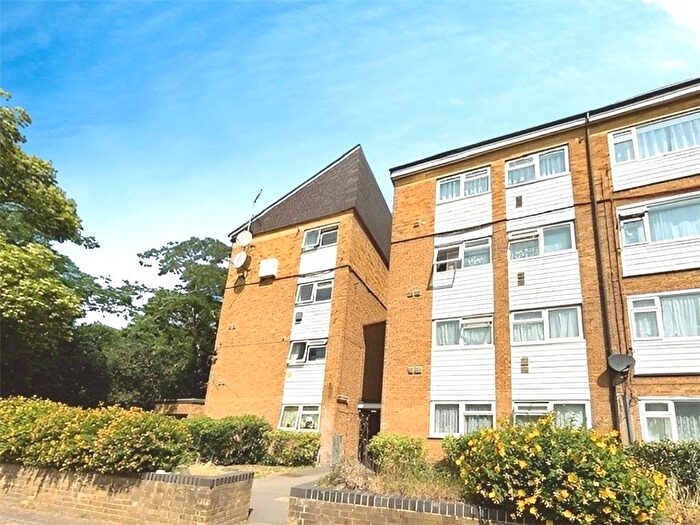 2 Bedroom Flat To Rent In Field Road, Feltham, TW14