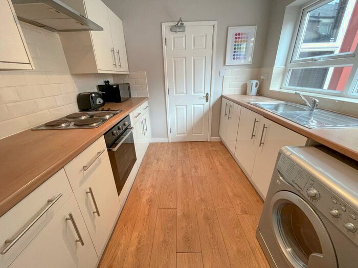 4 Bedroom Terraced House To Rent In Albany Road, L7