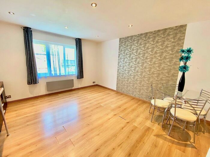 1 Bedroom Flat To Rent In Hereward Green, Debden, IG10