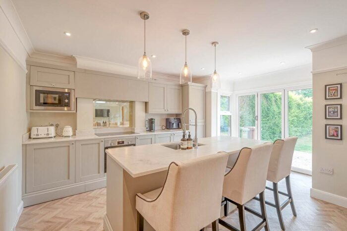 3 Bedroom Detached House For Sale In Damson Lane, Solihull, B92