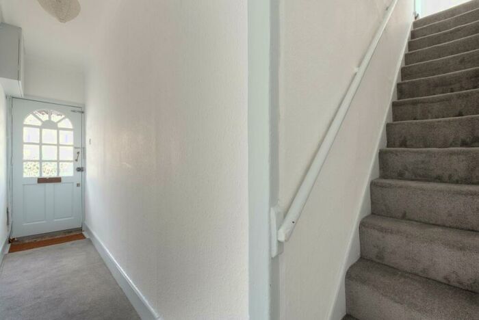 1 Bedroom Flat To Rent In Pembroke Road, E17