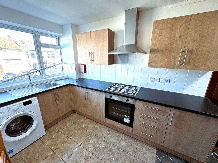 2 Bedroom Flat To Rent In Wellwood Road, Ilford, IG3