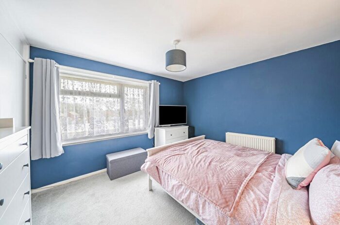 2 Bedroom Flat For Sale In Dyneley Green, Townhill Park, Southampton, Hampshire, SO18
