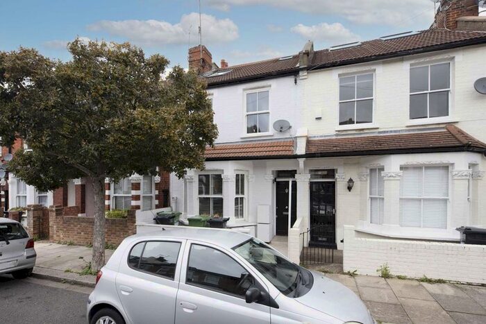 3 Bedroom Flat To Rent In Claxton Grove, London, W6