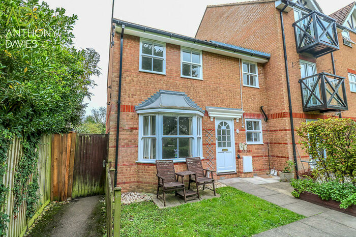 2 Bedroom End Of Terrace House To Rent In Lee Close, Stanstead Abbotts, SG12