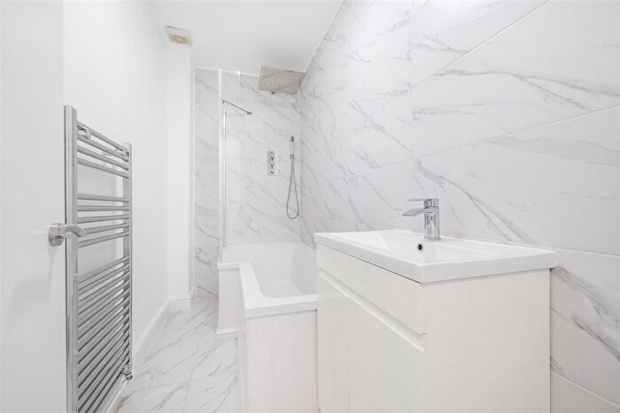 1 Bedroom Property To Rent In Parish Lane, Penge, SE20