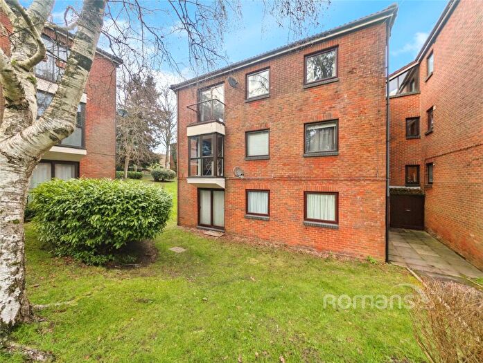 2 Bedroom Apartment For Sale In Hillcrest, Upper Weybourne Lane, Farnham, GU9