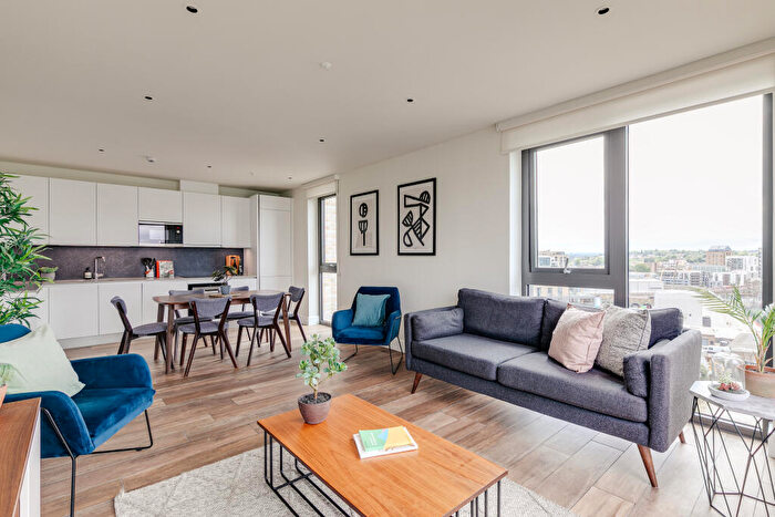 3 Bedroom Apartment To Rent In Walton Heights, London, SE8
