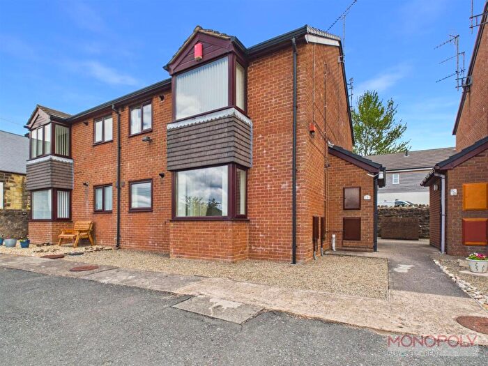 2 Bedroom Flat To Rent In Park Road, Coedpoeth, Wrexham, LL11