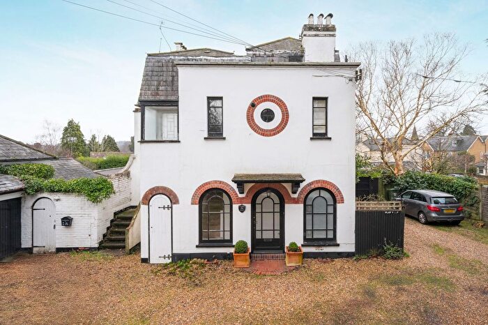 3 Bedroom Flat For Sale In Station Road, Ascot, SL5