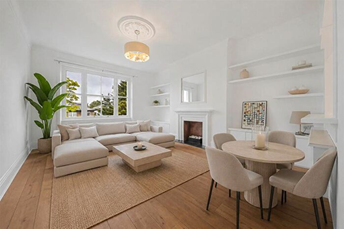 2 Bedroom Apartment For Sale In Belsize Park Gardens, Belsize Park, NW3