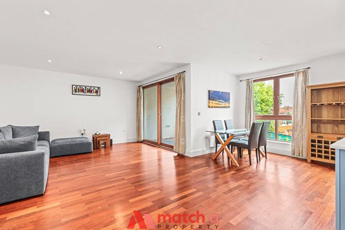 2 Bedroom Flat To Rent In St Mary's Road, Ealing, London, W5