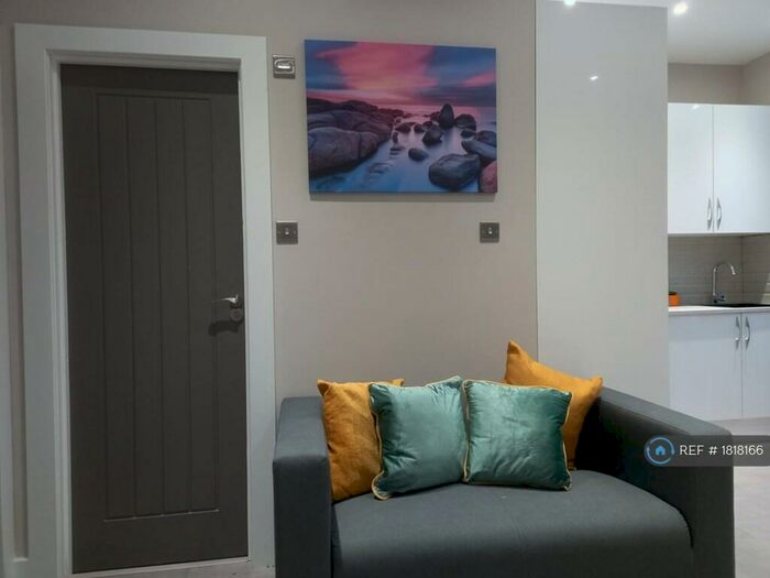 1 Bedroom Flat To Rent In Mansfield Road, Reading, RG1