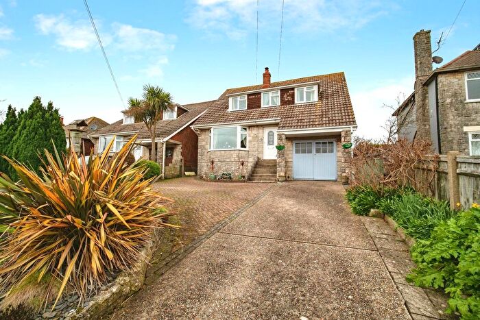 3 Bedroom Bungalow For Sale In Hammond Avenue, Weymouth, Dorset, DT4