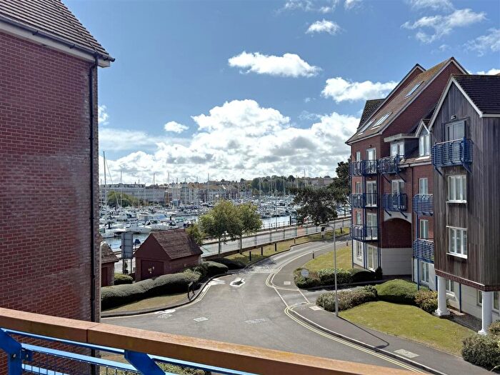 2 Bedroom Apartment For Sale In Corscombe Close, Weymouth, DT4