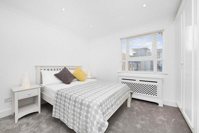 4 Bedroom House To Rent In Hellings Street, Wapping, E1W