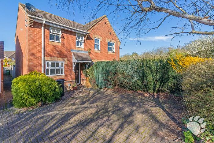 2 Bedroom Semi Detached House For Sale In Fawcett Drive, Steeple View, SS15