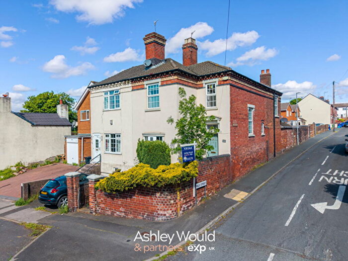 3 Bedroom Semi-Detached House For Sale In Collis Street, Stourbridge, DY8