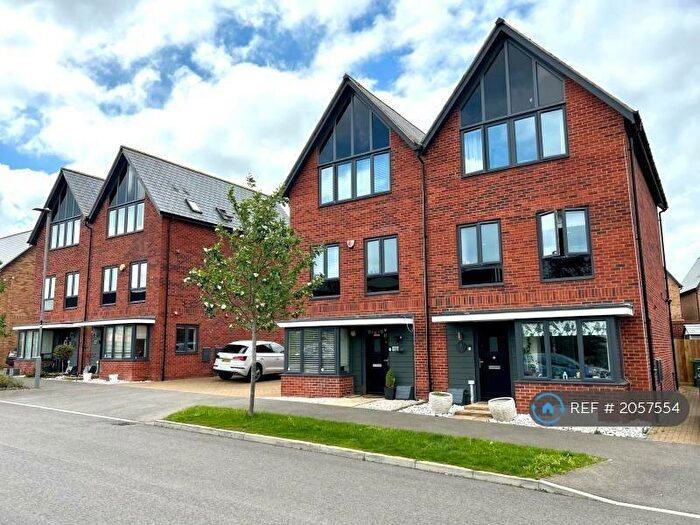 4 Bedroom Semi-Detached House To Rent In Vaynol Way, Milton Keynes, MK8